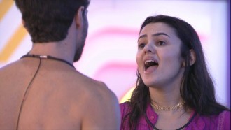 Eslovânia desabafa sobre Natália: 'Eu tô feliz e triste com ela'