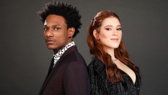 Ex-BBBs 21 se reencontram no Prêmio #RedeBBB e looks poderosos ganham destaque no tapete vermelho