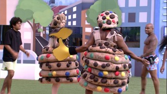Fred Nicácio e Marília cumprem Castigo do Monstro no BBB 23