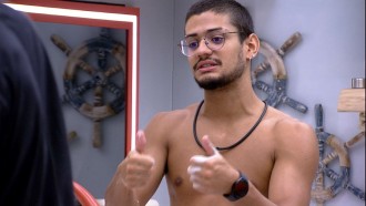 Gabriel Santana revela: 'Não jogo mais em grupo'