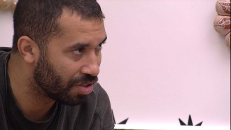 Gilberto critica sister no BBB21: 'Age por conveniência'