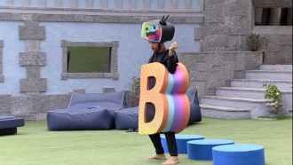 Gilberto dança sozinho na casa do BBB21