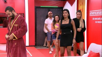 Grupo Vip vai ao Mercado do BBB21 e Líder comemora: 'Mercado!!'