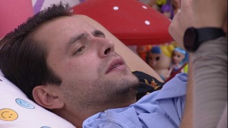 Gustavo declara para Laís: 'Se você sair, vou ficar perdido aqui'