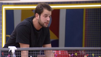 Gustavo diz para sister: 'Que hora de me puxar, hein?!