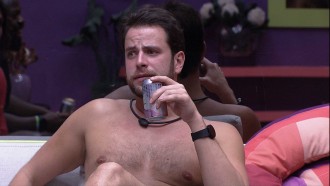 Gustavo elogia Paulo André: 'É bonito e tem estilo'