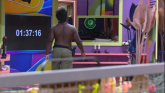 Jessilane alerta: ‘O botão tá verde hoje’