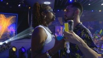 João Pedro encara Thamiris e declara: 'Dou um beijo na sua boca'