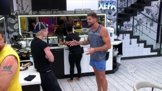 Jonas Sulzbach e Juliano Floss discutem no BBB 26, e participante diz: 'Moleque quer levantar a voz'