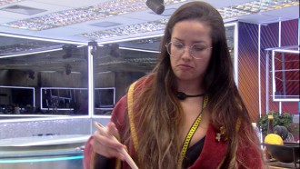 Juliette prepara almoço no Vip do BBB21