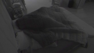 Key Alves e Gustavo movimentam o edredom no Quarto do Líder