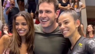 Key Alves finalmente reencontra irmã gêmea