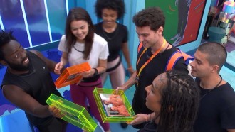 Lucas toma posse do Quarto do Líder no BBB 22