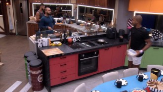 Marcus Vinicius fala de brothers do BBB 24: 'Vegetação'