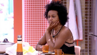 Natália, do BBB 22, declara para brother: 'Acordei irritada'