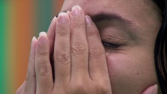 No BBB 24, Fernanda chora sozinha no Quarto do Líder
