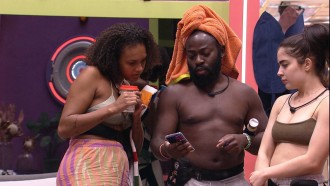 Participantes recebem celular e Feed BBB está liberado