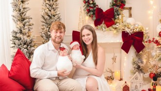 Paulinha Leite posa com filhos gêmeos: 'Primeiro Natal'