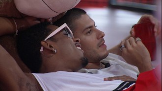 Paulo André analisa duas sisters do BBB 22: 'Eu não confio'