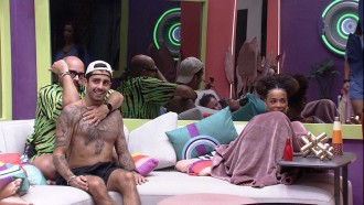 Pedro Scooby pede: ‘Não me faça cair em tentação’