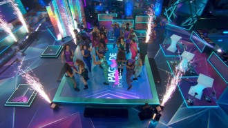 Primeira festa do BBB 24 começa com show de Soweto, Menos é Mais e Péricles