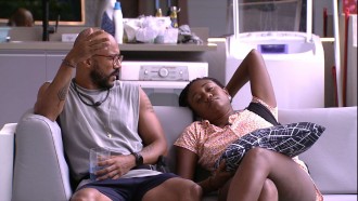 Ricardo pede desculpas a Sarah Aline: 'Que exposição!'