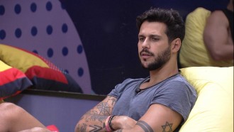 Rodrigo afirma: 'Vou dormir naquele Big Fone'