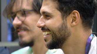 Rodrigo recebe presente do Anjo no BBB 22