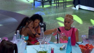 Sarah Aline sobre Ricardo: 'Me faz de otária'