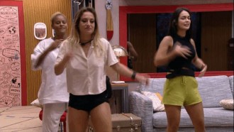 Sisters acordam animadas ao som de música-tema do BBB 23