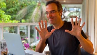 Tadeu Schmidt mandou avisar que faltam 10 dias para o BBB22: 'Contagem regressiva!'