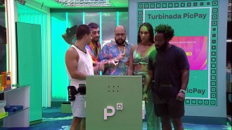 Tiago Abravanel e brothers escolhem itens para Festa do Líder