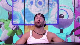 Vídeos do Raio-X de segunda, 14/4, do BBB 25