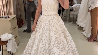 Viih Tube exibe prova de vestido de noiva