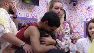 Vinicius chora após desclassificação de Maria no BBB 22