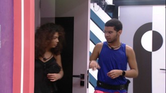 Vinicius comenta com sister do BBB 22: ‘Está com a pele boa’