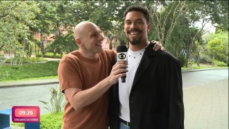 Vinícius chora ao rever trajetória no BBB 25: 'Me sinto muito orgulhoso'