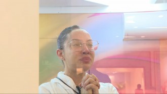 Vitrine do Seu Fifi: Renata chora ao ver mãe de Eva