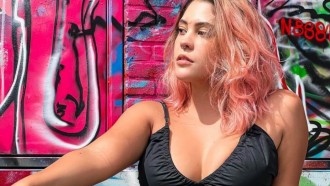 Aposta para o BBB23, Dora Figueiredo anuncia pausa das redes sociais
