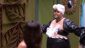 Babu é arrumado por sisters! 'Ficou muito perfeito'