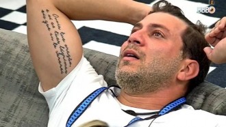 'BBB 21': Caio está com osso quebrado e pode ter que deixar o programa
