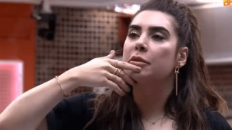 BBB22: após bronca da produção, Naiara Azevedo chora e pede psicólogo