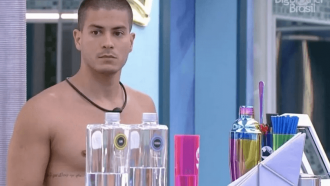 BBB22: Fãs de Arthur já planejam eliminar sister no próximo paredão