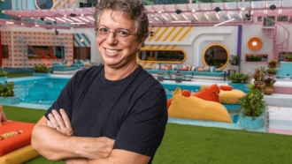 Boninho muda data para entrar no BBB 22 e dá spoiler de figurino que vai usar: 