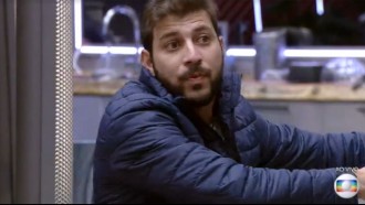 Caio e Fiuk trocam farpas ao vivo durante jogo da discórdia 