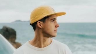 Gabriel da casa de vidro do BBB diz que ficou com Anitta e é primo de ator