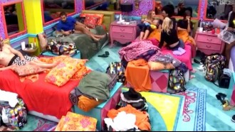 Sarah diz que gosta de Bolsonaro e fãs do BBB pedem saída da sister 