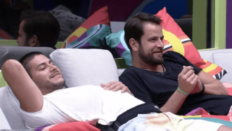 No BBB 22, sister desafia Arthur Aguiar a ir ao Paredão: 'Vamos eu e tu?'