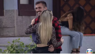 Sozinha, Juliette chora após eliminação de Lumena 