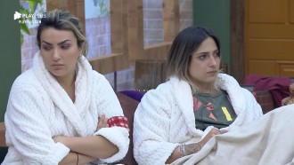 “Estão falando mal de mim”, diz Tati sobre papo de Andréa e Bifão